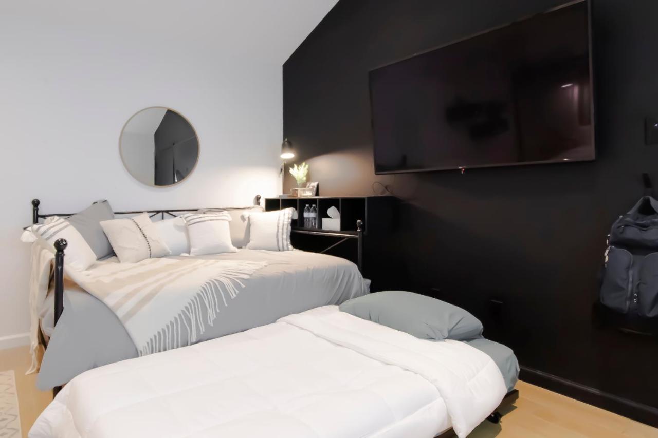 Open Airy Custom Designed Home - 2Kings - Sleeps 14 Houston Zewnętrze zdjęcie
