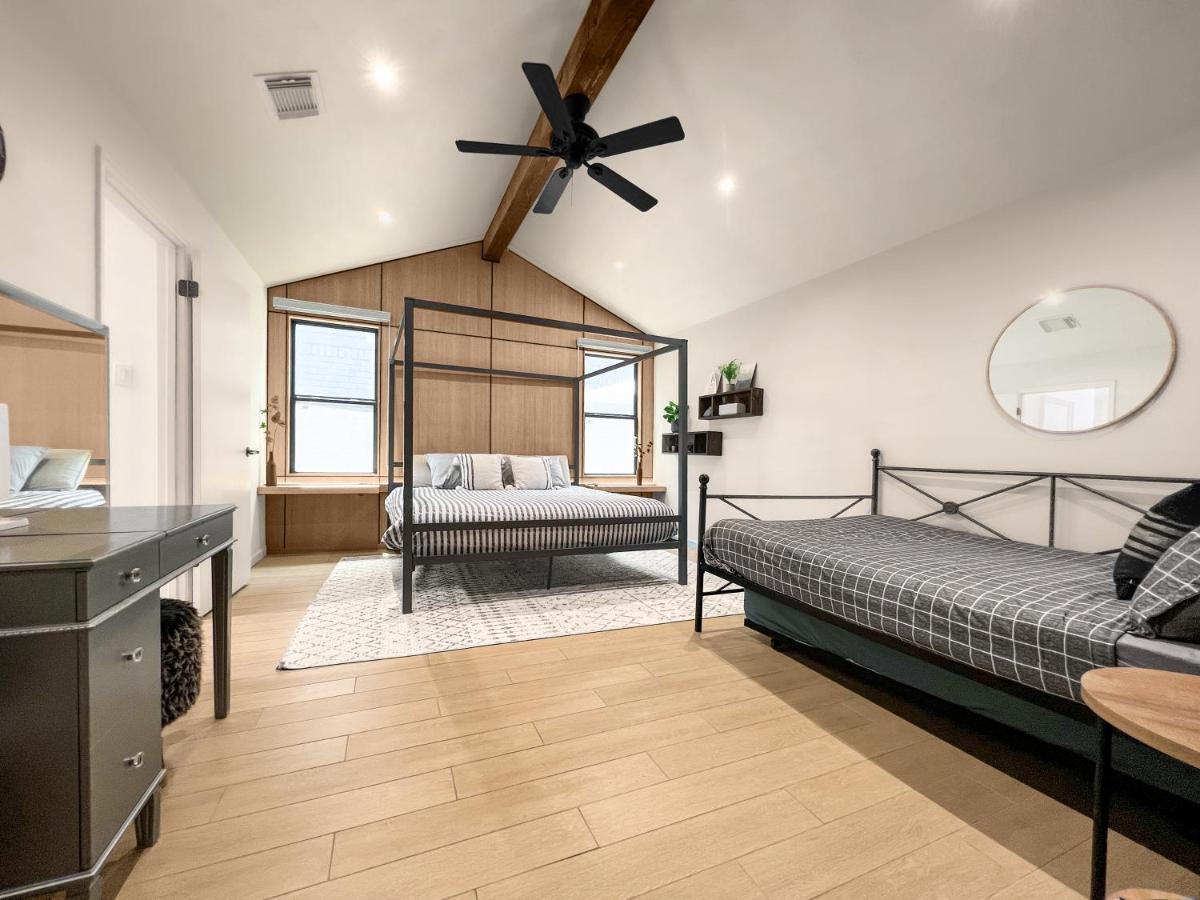 Open Airy Custom Designed Home - 2Kings - Sleeps 14 Houston Zewnętrze zdjęcie